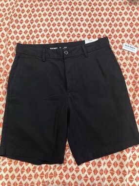 Old Navy Men’s Black Flat-Front Chino Shorts